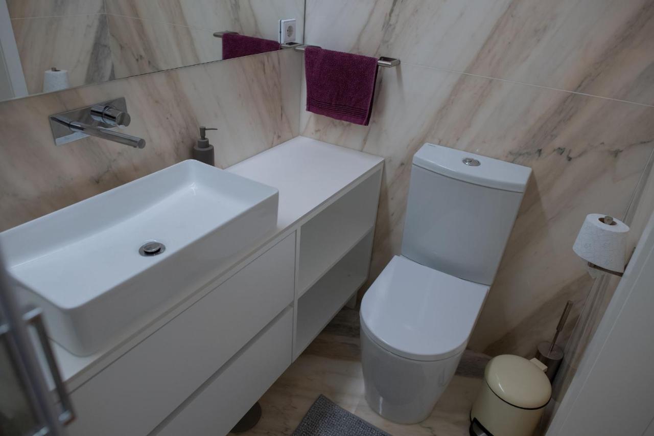 Spacious Studio W/ Balcony & Ac By Lovelystay بورتو المظهر الخارجي الصورة